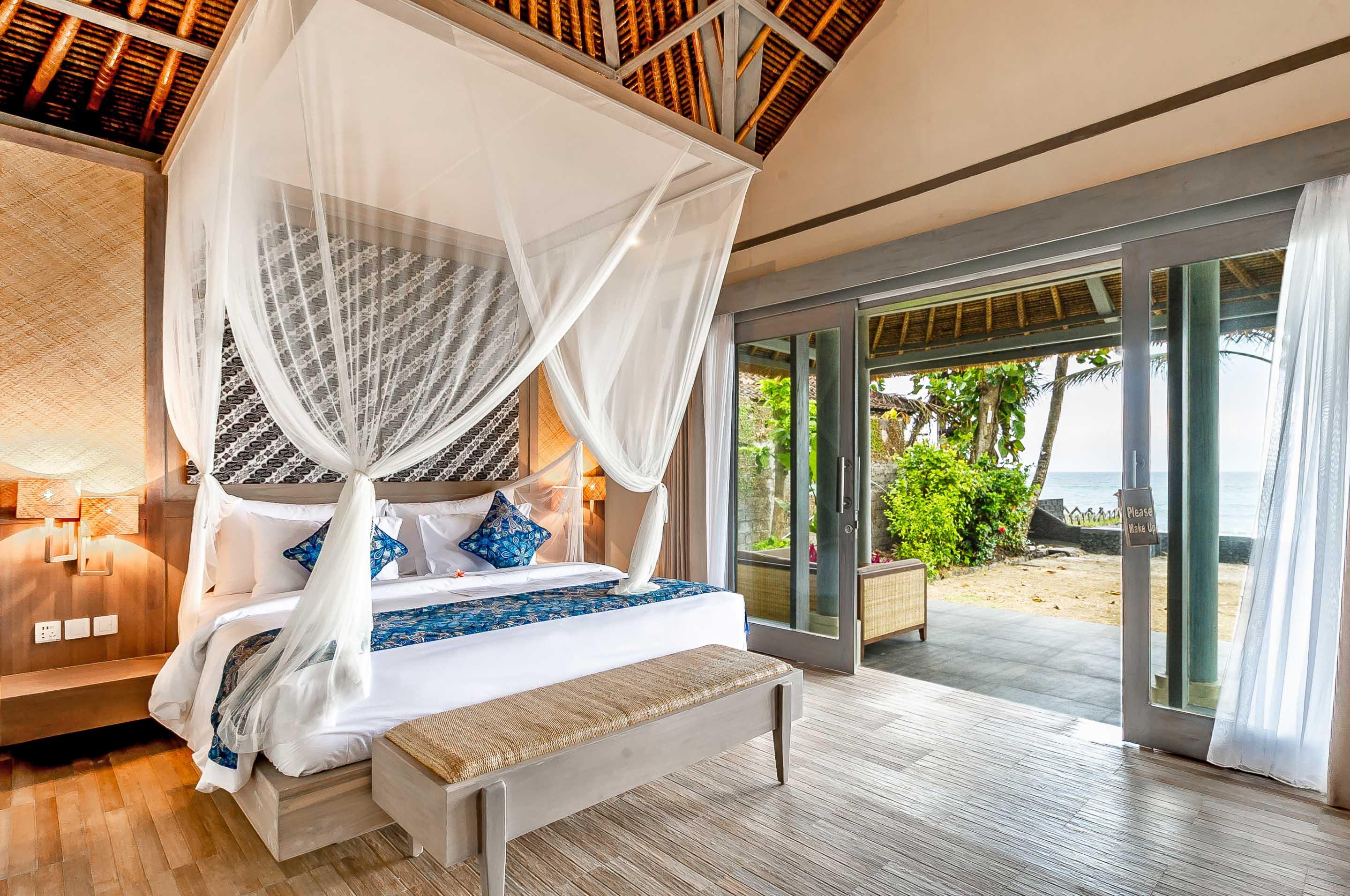Nirwana Beach & Resort Candidasa Dış mekan fotoğraf Beachfront Pool Villa