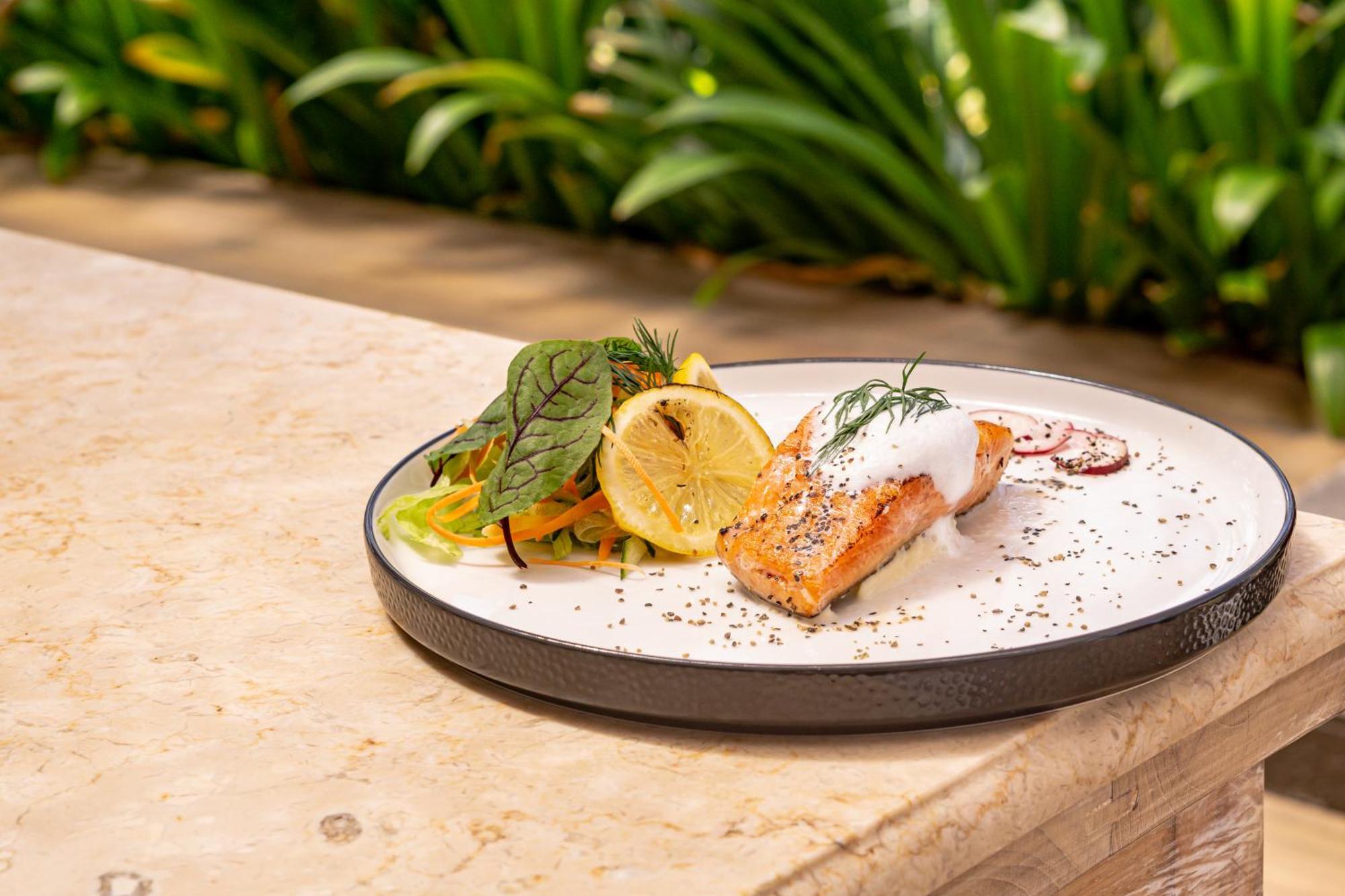 Nirwana Beach & Resort Candidasa Dış mekan fotoğraf Salmon