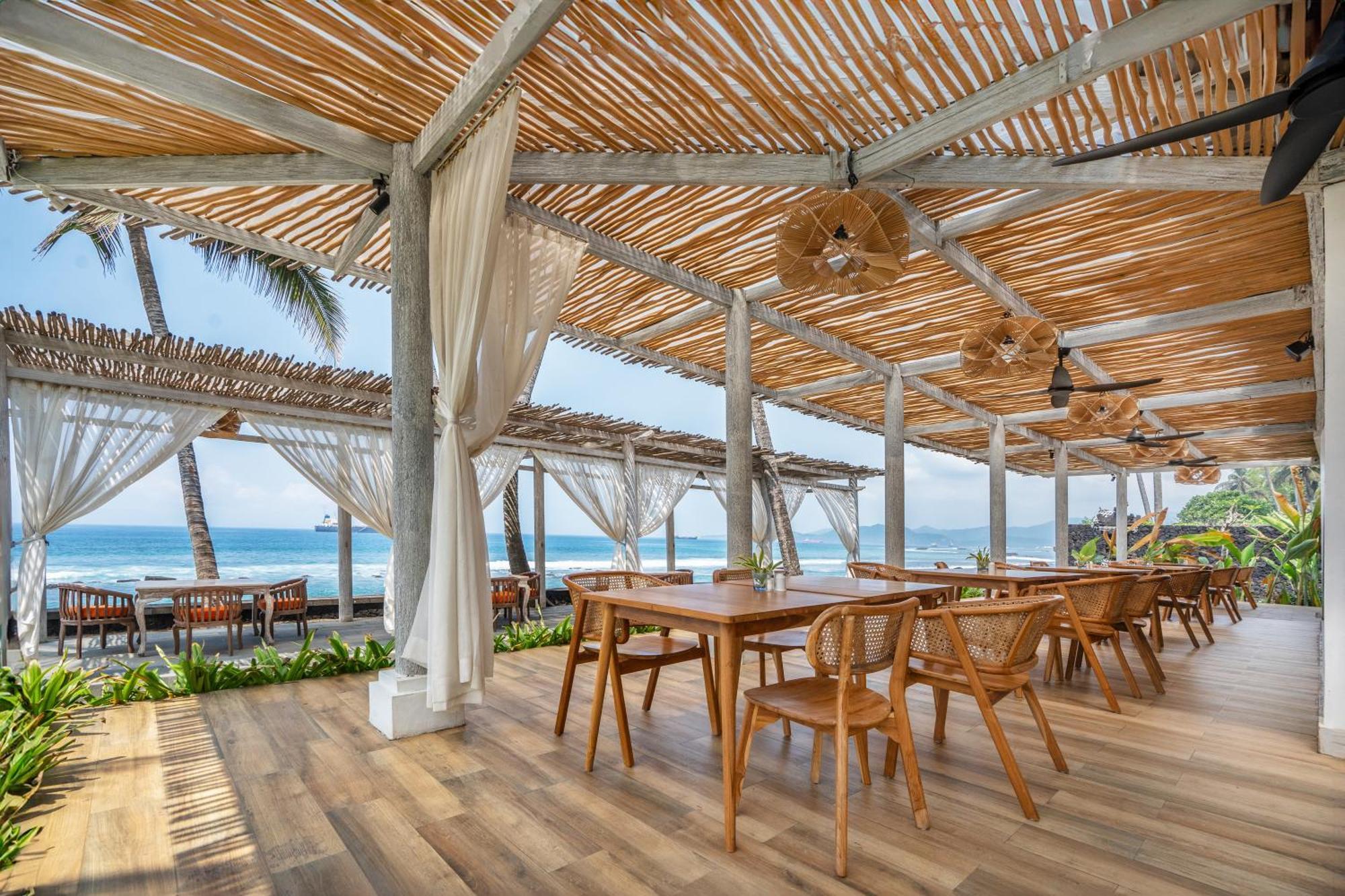 Nirwana Beach & Resort Candidasa Dış mekan fotoğraf The Beach Club