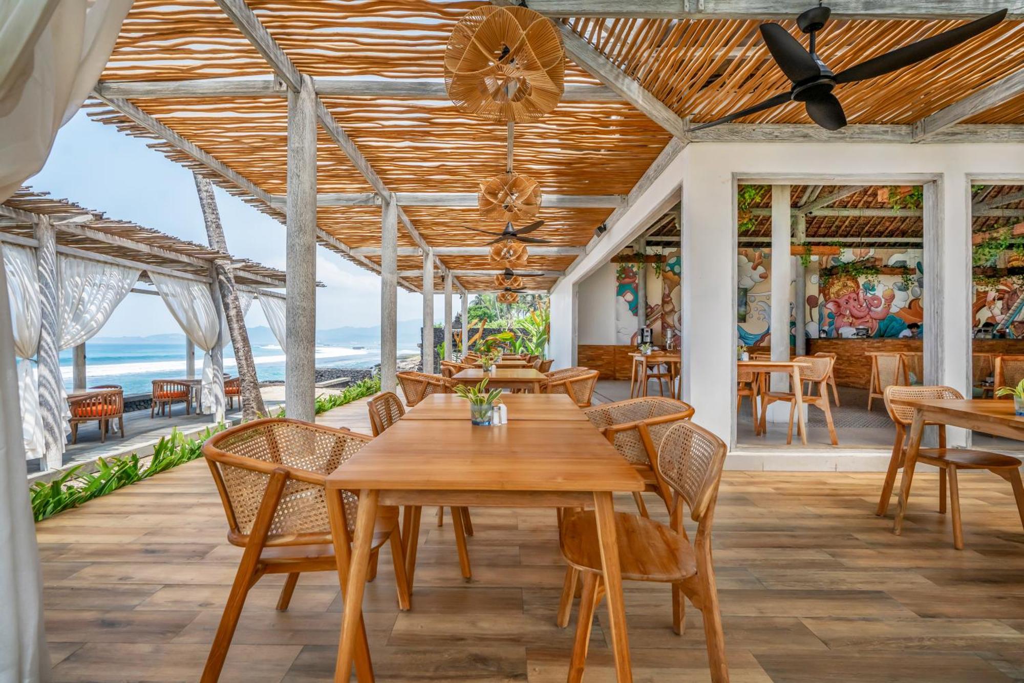 Nirwana Beach & Resort Candidasa Dış mekan fotoğraf The Beach Club