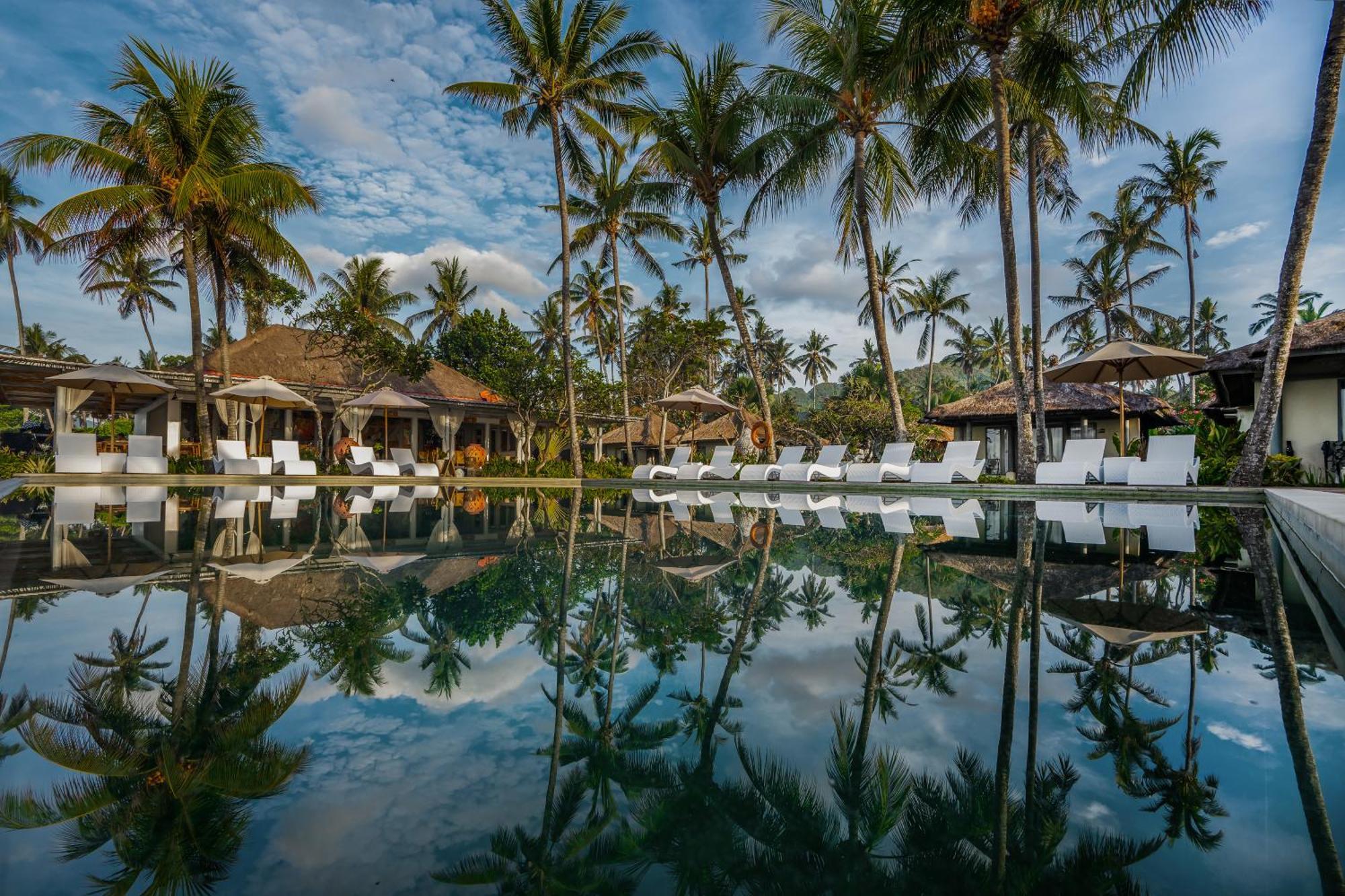 Nirwana Beach & Resort Candidasa Dış mekan fotoğraf The resort's main pool