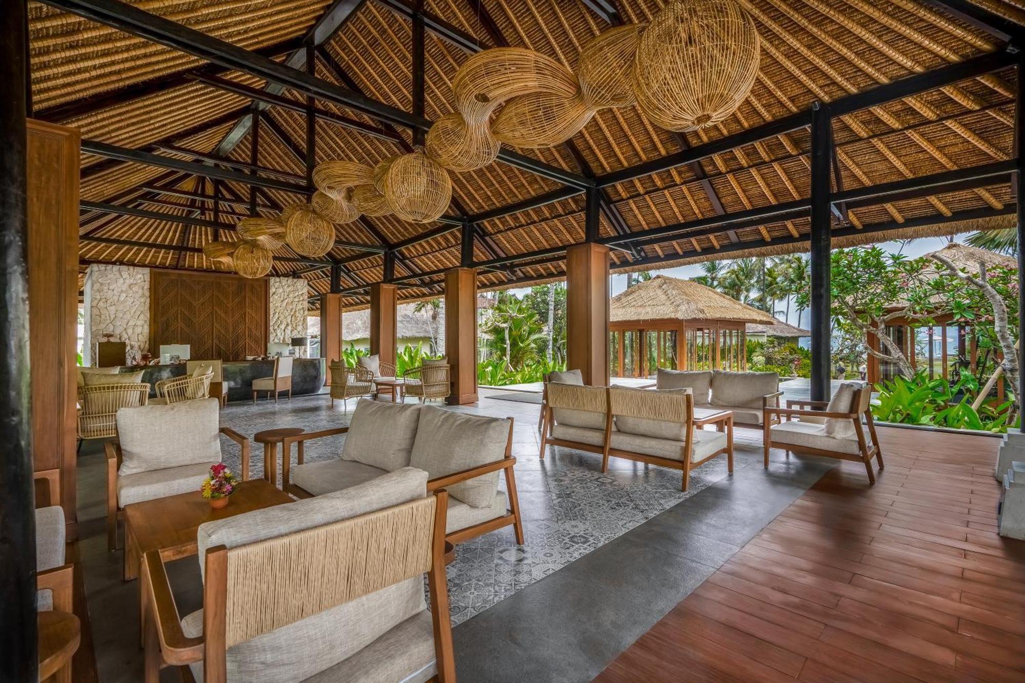 Nirwana Beach & Resort Candidasa Dış mekan fotoğraf The resort's lobby